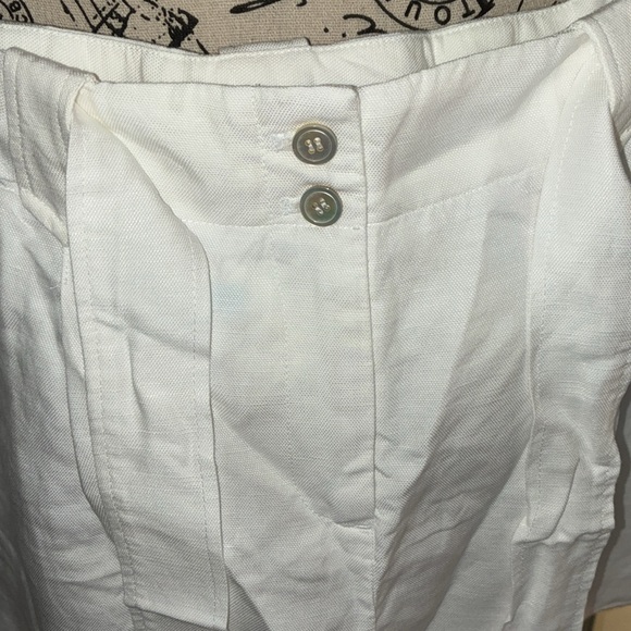 J. McGlaughlin White Linen Button-Front Shorts Tie and Side Pockets Sz 14  nwt - Picture 2 of 7